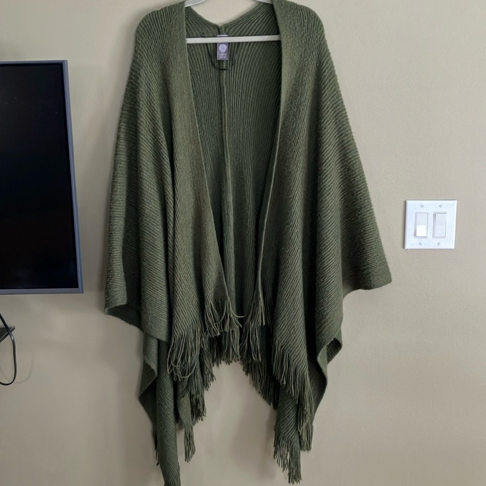 VINCE CAMUTO Fringe Ruana